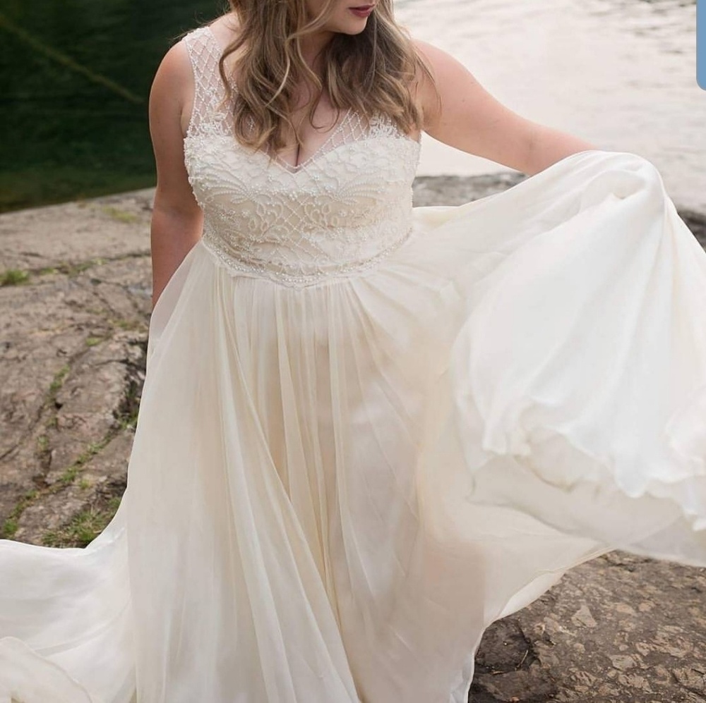 Ostara Wedding dress Catherine Deane